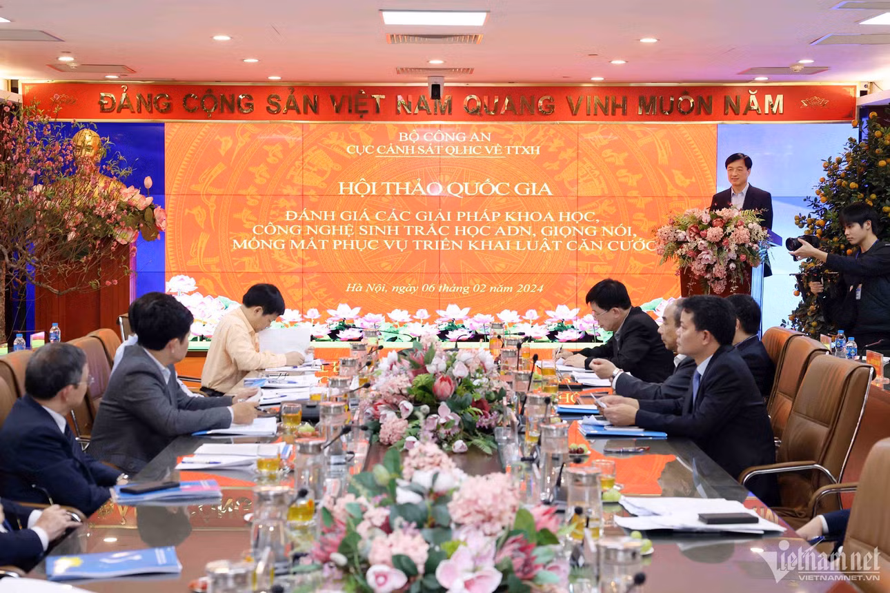 Các nhà khoa học, nhà quản lý, các chuyên gia đã đóng góp tham luận trong Hội thảo