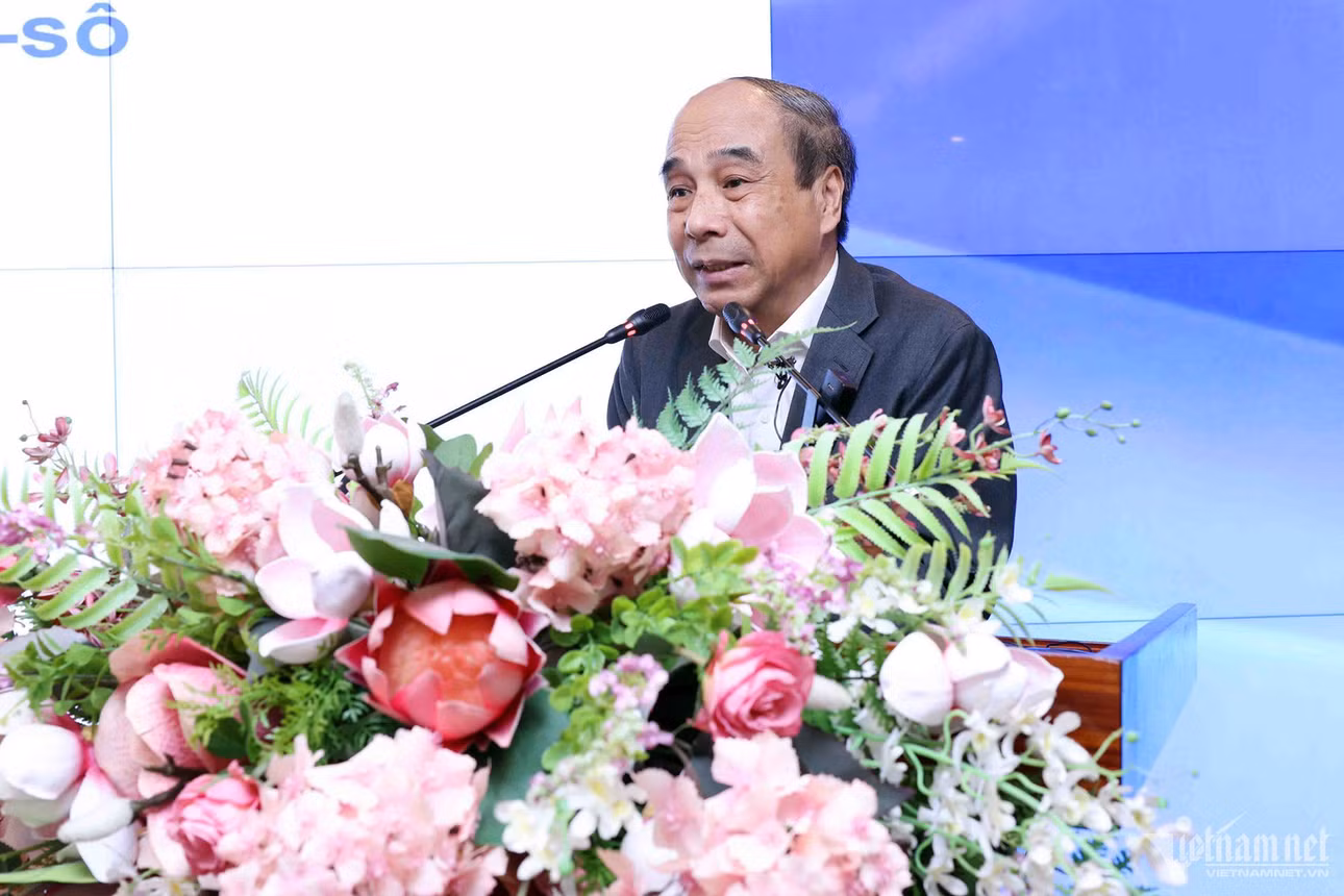 GS. Hồ Tú Bảo - Viện Nghiên cứu cấp cao về toán đóng góp tham luận