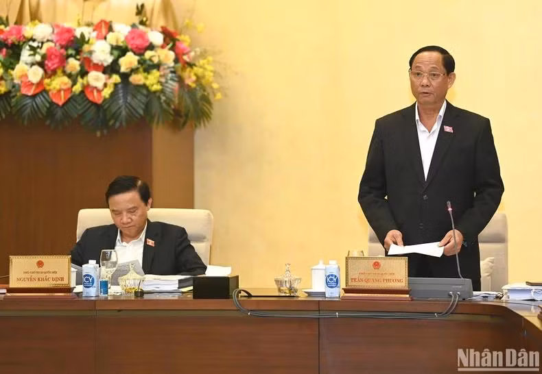 Phó Chủ tịch Quốc hội Trần Quang Phương điều hành nội dung cho ý kiến về công tác dân nguyện của Quốc hội. Ảnh: DUY LINH
