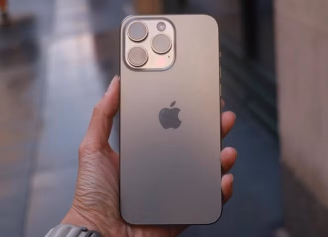 Người dùng có thể sẽ sớm được sở hữu iPhone với màn hình gập. Ảnh: Chụp màn hình