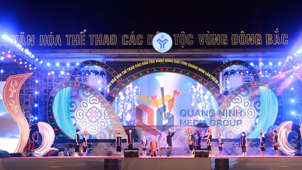 Khai mạc Tuần Văn hóa, thể thao các dân tộc vùng Đông Bắc tỉnh Quảng Ninh lần thứ III (10-2020). Ảnh: Phạm Học