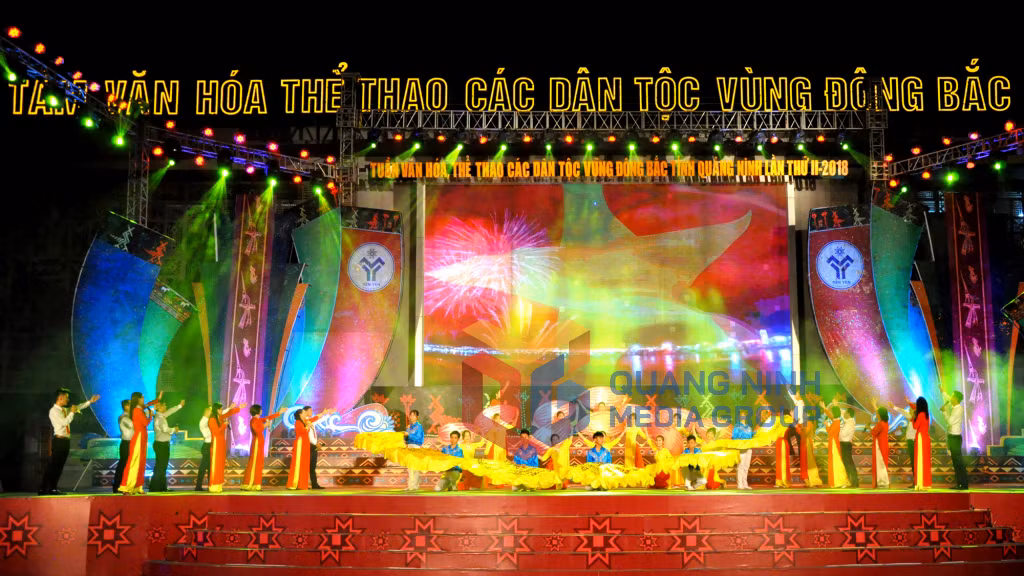 Lễ bế mạc Tuần Văn hóa, thể thao các dân tộc vùng Đông Bắc tỉnh Quảng Ninh lần thứ II (10-2018). Ảnh: Minh Hà