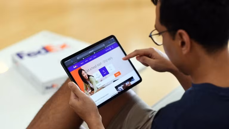 Gã khổng lồ kho vận FedEx công bố nền tảng thương mại điện tử, tham vọng cạnh tranh với Amazon.
