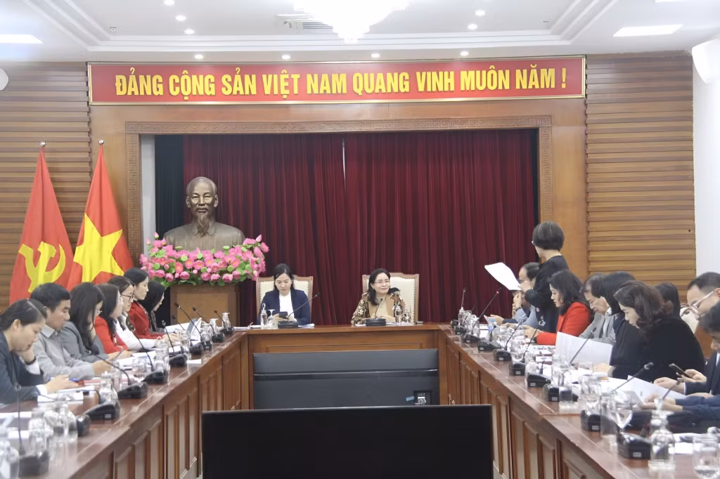 Quang cảnh cuộc họp triển khai xây dựng Đề án thí điểm phát triển công nghiệp văn hóa tại tỉnh Quảng Ninh.