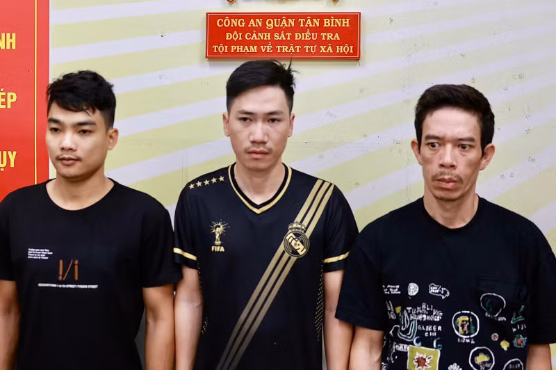Đối tượng Hồ Đại Chí Thành cùng hai đối tượng Văn Đình Thông và Hồ Thanh Nhã.