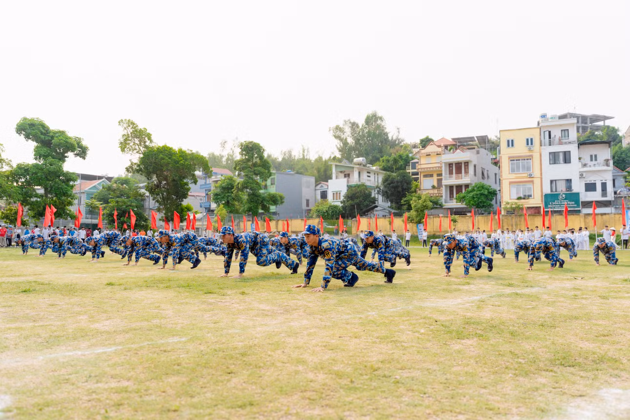 Bộ Chỉ huy Quân sự tỉnh Quảng Ninh đồng diễn võ thuật.