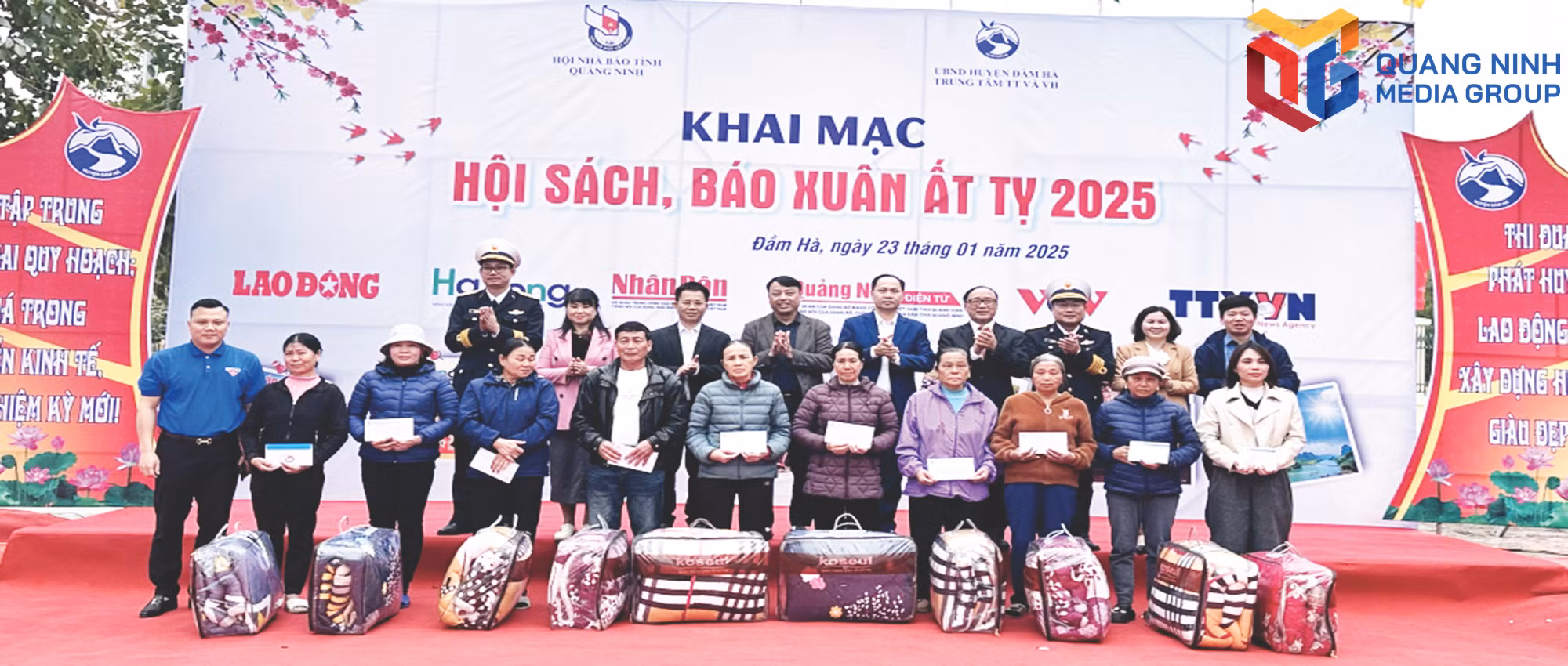 bqn_tr_tr41-hoi-bao-xuan-khong-chi-lan-toa-van-hoa-doc.tiff