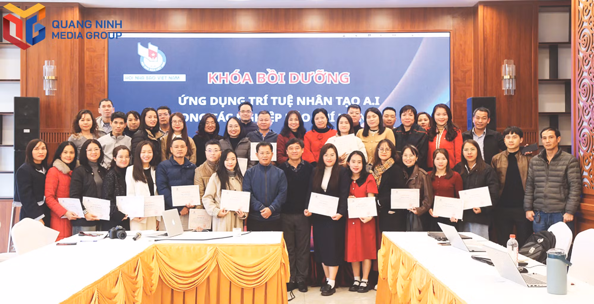 bqn_tl_tr43-hoi-nha-bao-tinh.tiff