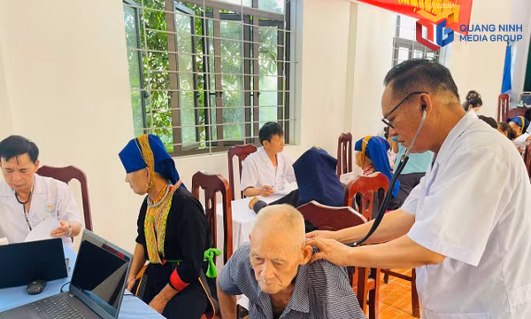 Chăm sóc sức khỏe người cao tuổi ngày càng toàn diện