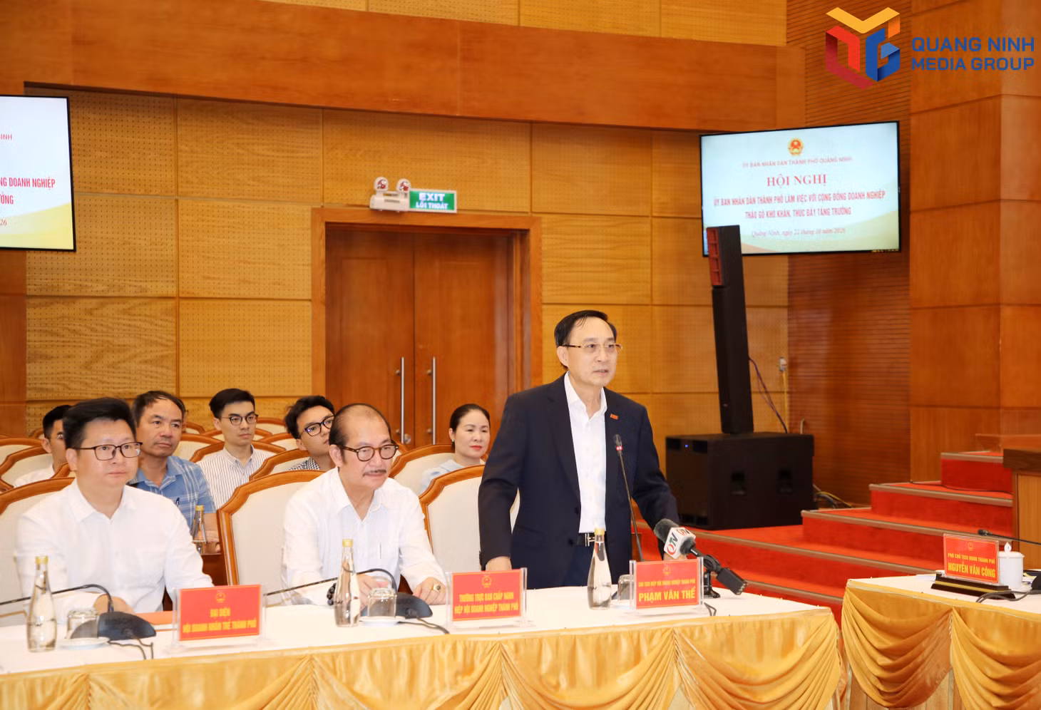 Ông Phạm Văn Thể, Chủ tịch Hiệp hội Doanh nghiệp thành phố, phát biểu tại buổi làm việc.