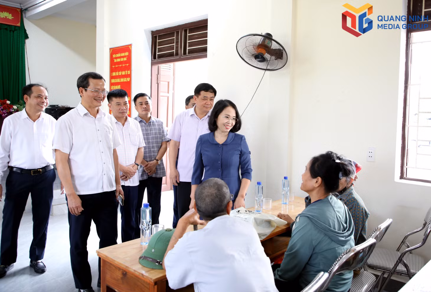 bqn_tr_2910-chi-thanh-trao-doi-dan-hoang-que.jpg