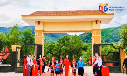 Gần 372.000 học sinh TP Quảng Ninh hân hoan khai giảng năm học mới 2026-2027