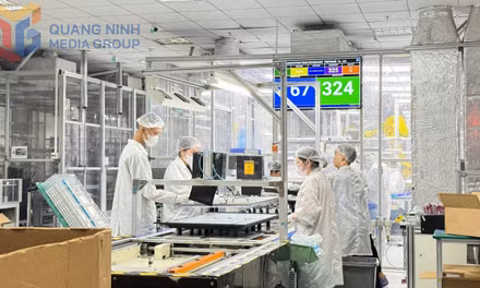 Thi đua lao động tại Nhà máy Ô tô Thành Công Việt Hưng.