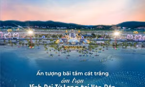 Ấn tượng bãi tắm cát trắng ôm trọn Vịnh Bái Tử Long tại Vân Đồn