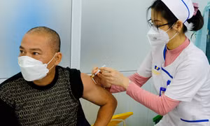 Sáng 1/5: Những loại vaccine phòng COVID-19 nào sẽ tiêm mũi 4 ở nước ta?