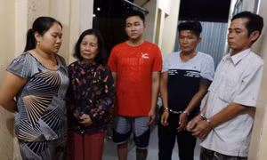 Dàn cảnh để cướp giật tài sản tại hội chợ