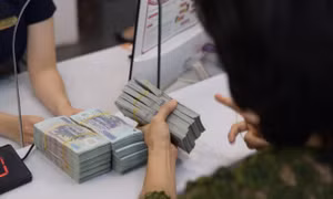 Có phải mua bảo hiểm khi vay tiền ngân hàng?