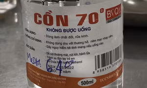 Cửa hàng thuốc không được bán sản phẩm chứa methanol gây nhầm lẫn với cồn sát trùng