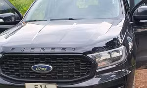 Cắt định vị, gắn thiết bị theo dõi khác vào xe hơi tiền tỉ để lên kế hoạch trộm