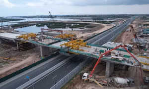Hợp long cầu vượt cao tốc Hạ Long - Hải Phòng