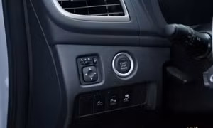 Cách nổ máy xe ôtô nhanh gọn khi chìa khóa thông minh hết pin