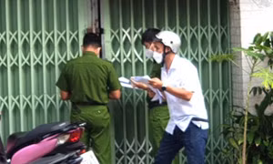 Con trai đâm chết mẹ và dì ruột