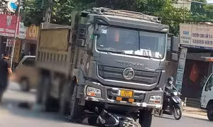 Xót xa 3 mẹ con tử vong tại chỗ sau va chạm với xe tải "hổ vồ"