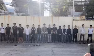 Khởi tố 16 đối tượng hỗn chiến bằng dao kiếm, bom xăng trên đường phố Đà Nẵng