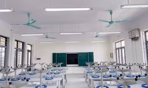 Quạt trần rơi trúng người học sinh khi học: Cần ổn định tâm lý toàn trường