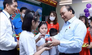 Chủ tịch nước Nguyễn Xuân Phúc: Quan tâm chăm sóc, bảo vệ trẻ em, nhất là trẻ khuyết tật, có hoàn cảnh đặc biệt