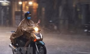Nhiều khu vực trên cả nước có mưa dông, đề phòng thời tiết nguy hiểm