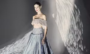 Công Trí ra mắt bộ sưu tập Thu Đông trên Vogue Runway