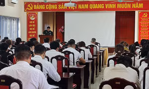 Tuyên truyền Luật Biên phòng Việt Nam cho đối tượng đảng viên mới của TP Hạ Long
