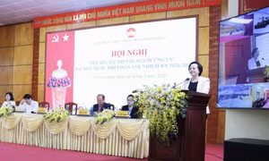Phó Thủ tướng Phạm Thị Thanh Trà thông tin tới cử tri về lộ trình cải cách tiền lương, cắt giảm thủ tục hành chính