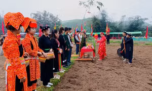 Kỳ Thượng: Phát huy các giá trị văn hoá truyền thống