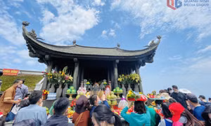 Sôi động các lễ hội xuân