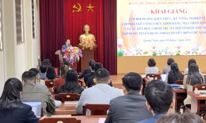 Khai giảng lớp Bồi dưỡng kỹ năng, nghiệp vụ cho công chức khối Đảng, Mặt trận Tổ quốc và các tổ chức chính trị - xã hội