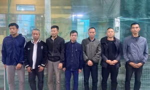 Công an xã ở Hưng Yên bắt quả tang nhóm đối tượng đánh bạc bằng hình thức xóc đĩa