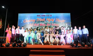 Chương trình nghệ thuật “Lễ hội bên bờ sóng”