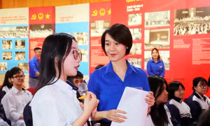 Bảo tàng – Thư viện tỉnh tổ chức giao lưu, hỏi đáp tìm hiểu về bầu cử 
