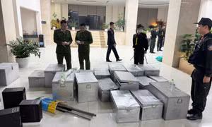 Khởi tố, bắt tạm giam đối tượng cầm đầu hoạt động “hút cát” trái phép trên biển Quảng Ninh