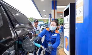 Bộ Công Thương: Nhiều biện pháp bình ổn, giá xăng dầu Việt Nam thấp hơn đáng kể các nước lân cận