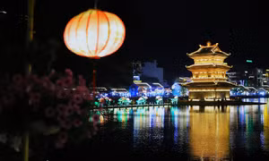 Phố cổ Ninh Bình về đêm như cổ tích