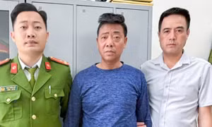 Giết hàng xóm rồi trốn sang Trung Quốc, bị can đầu thú sau 27 năm