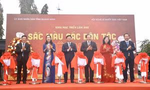Khai mạc triển lãm ảnh “Sắc màu các dân tộc Việt Nam”