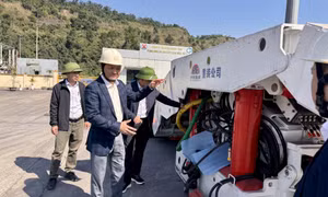 Đẩy nhanh tiến độ lắp đặt lò chợ cơ giới hóa hạng trung ở Than Hạ Long