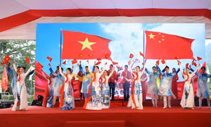 Sơ kết 10 năm kết nghĩa cụm dân cư hai bên biên giới Hoành Mô - Động Trung, tháng 3-2026