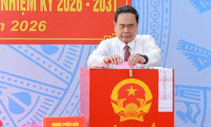 Chủ tịch Quốc hội Trần Thanh Mẫn thực hiện bầu cử tại xã Hóc Môn, Thành phố Hồ Chí Minh