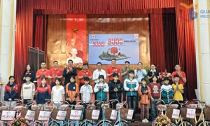 Trao tặng 14 xe đạp cho học sinh khó khăn tại xã Quảng Hà