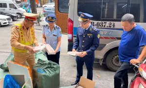 Phát hiện vụ vận chuyển 1 tấn lòng lợn không rõ nguồn gốc
